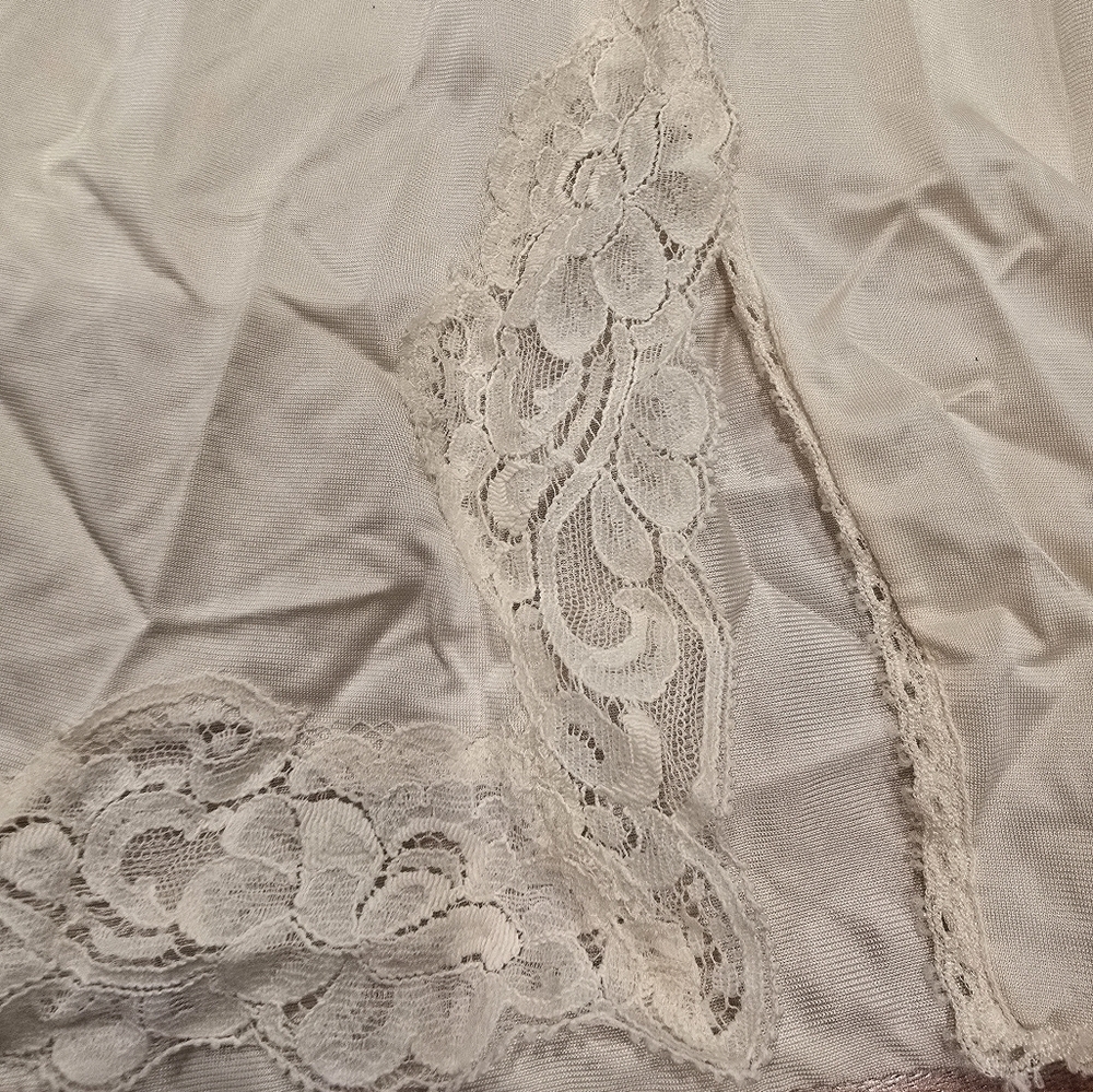 VTG Shadow Line 100% Nylon Ivory Half Slip - Picture 3 of 6